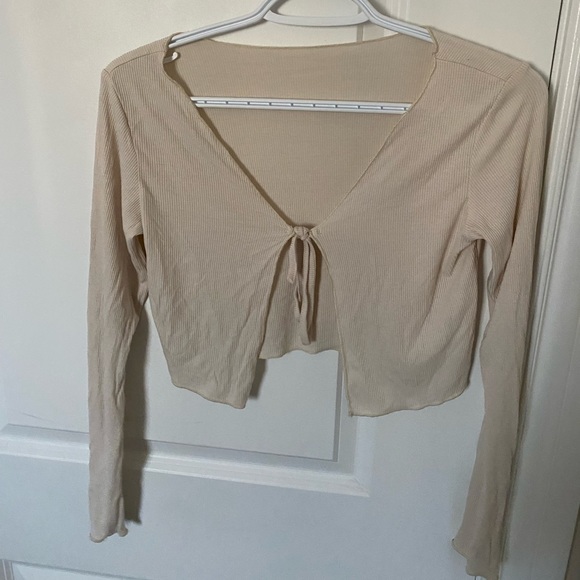 Beige Tie front long sleeve - Picture 3 of 3
